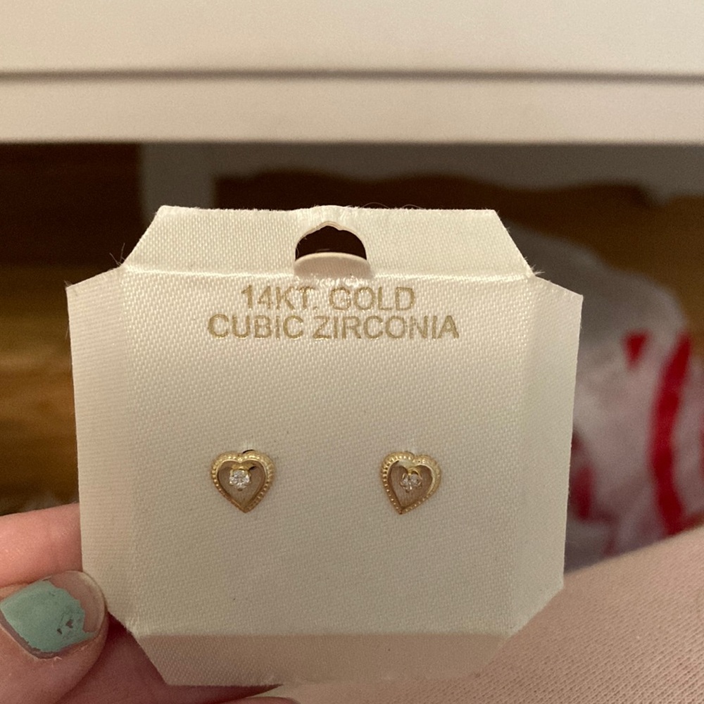 14 KT GOLD HEART EARRING